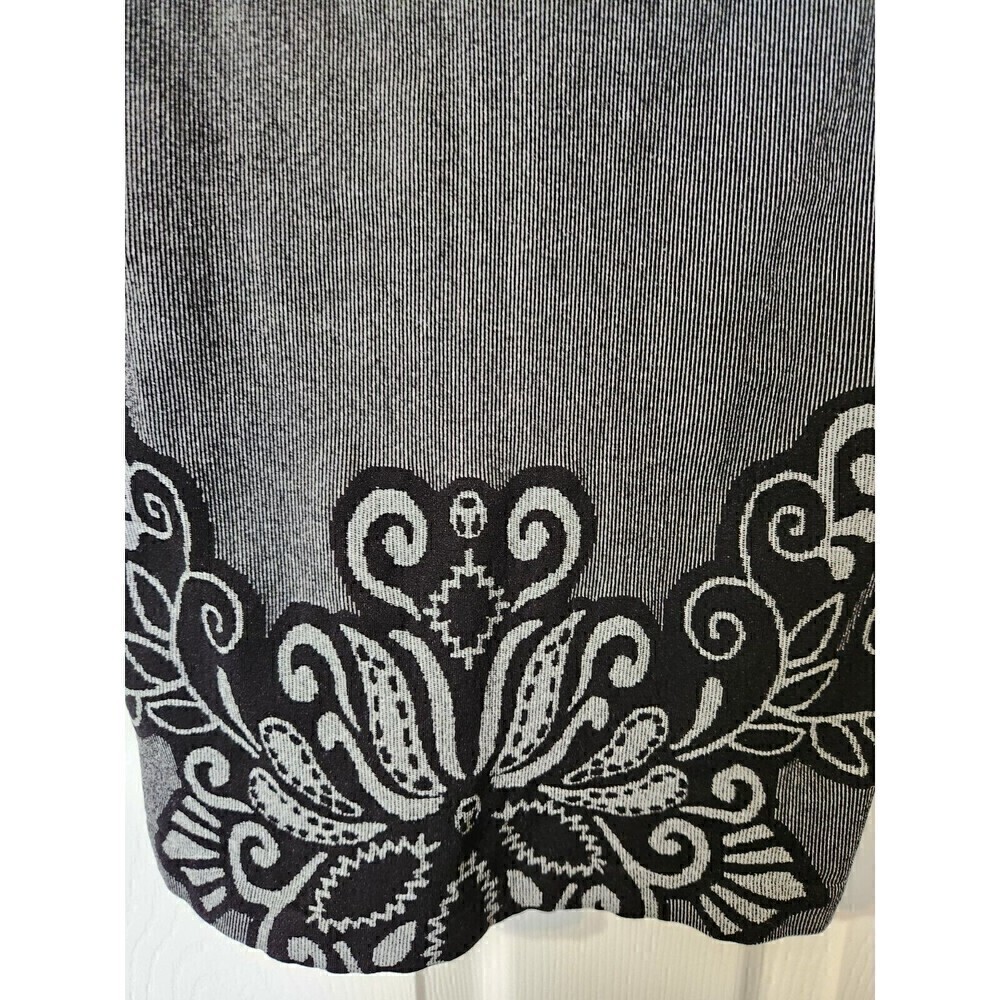 Athleta 1/2 Zip Jacket Hooded Sx XS Grey With Black Floral Accent EUC - Picture 7 of 8